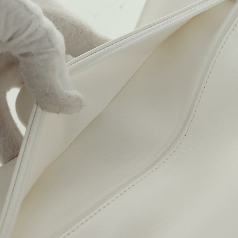 【日本直送】香奈兒鏈條單背包，皮革材質，白色，銀色雙C標誌，正品編號169199SM-24