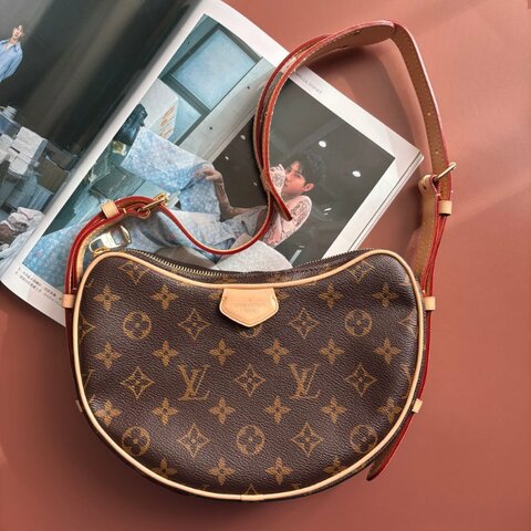 ::LOUIS VUITTON:: LV M46828 經典花紋豌豆斜背包PM 腋下包 肩背包 斜背包