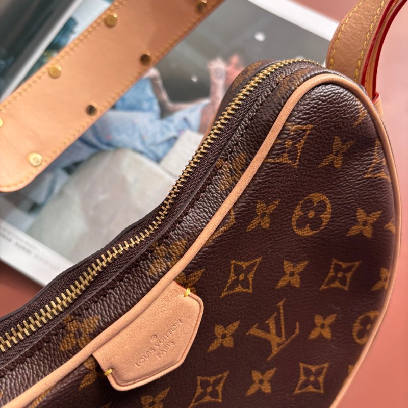 ::LOUIS VUITTON:: LV M46828 經典花紋豌豆斜背包PM 腋下包 肩背包 斜背包-10