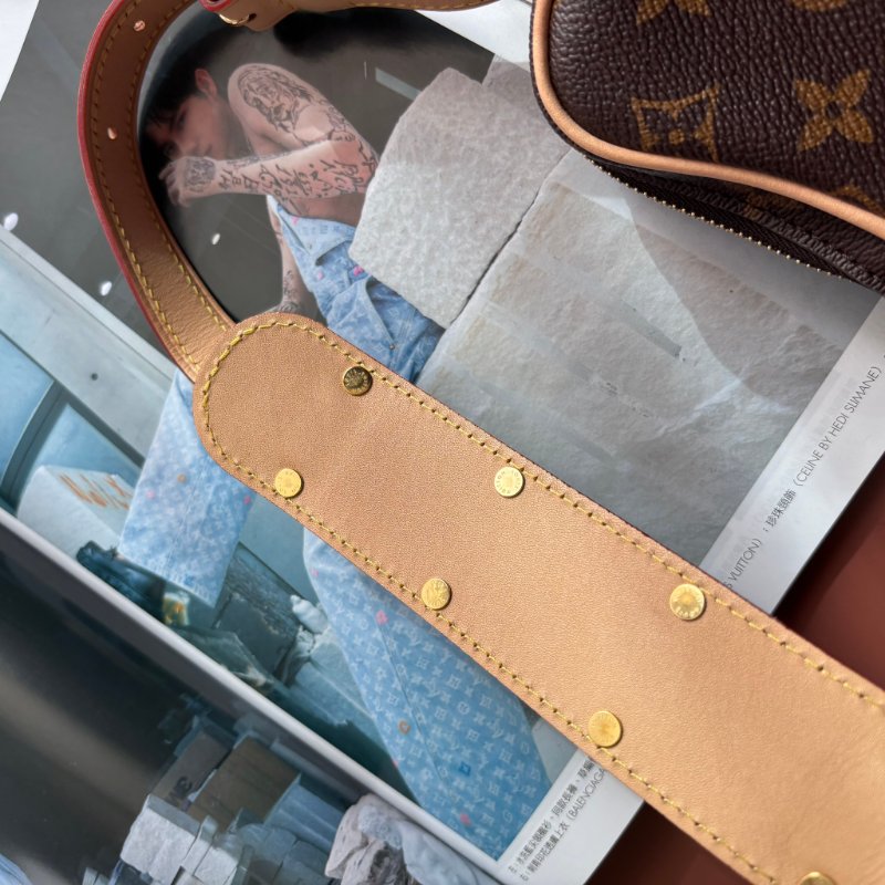 ::LOUIS VUITTON:: LV M46828 經典花紋豌豆斜背包PM 腋下包 肩背包 斜背包-21