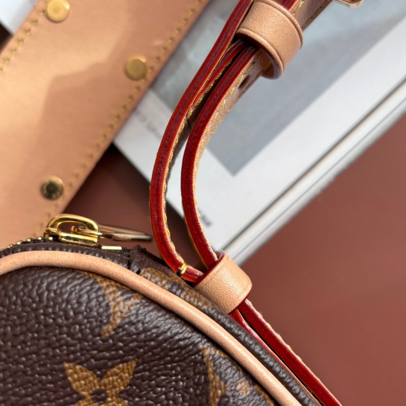 ::LOUIS VUITTON:: LV M46828 經典花紋豌豆斜背包PM 腋下包 肩背包 斜背包-27