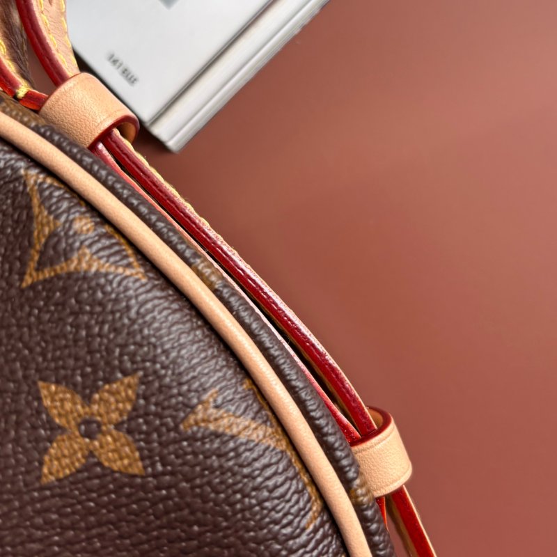 ::LOUIS VUITTON:: LV M46828 經典花紋豌豆斜背包PM 腋下包 肩背包 斜背包-28