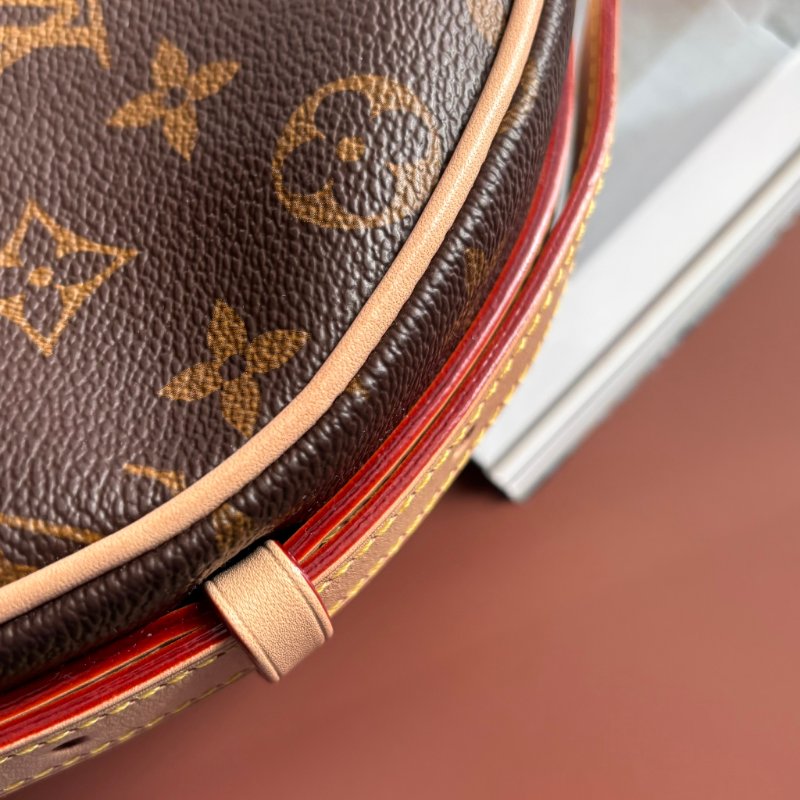 ::LOUIS VUITTON:: LV M46828 經典花紋豌豆斜背包PM 腋下包 肩背包 斜背包-29