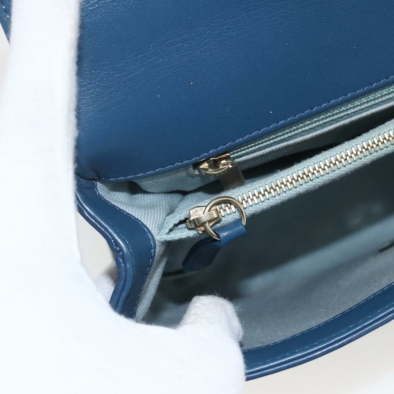 【日本直送】香奈兒 V 字縫線鏈條單肩背包，皮革材質，藍色，金色 CC 標誌，正品 ka1888SAM-20