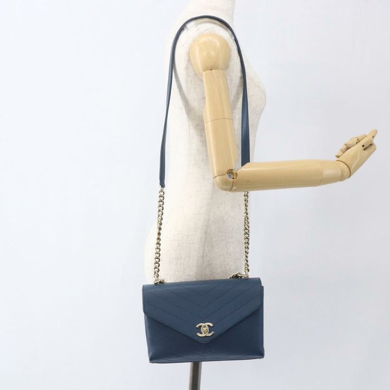 【日本直送】香奈兒 V 字縫線鏈條單肩背包，皮革材質，藍色，金色 CC 標誌，正品 ka1888SAM-28