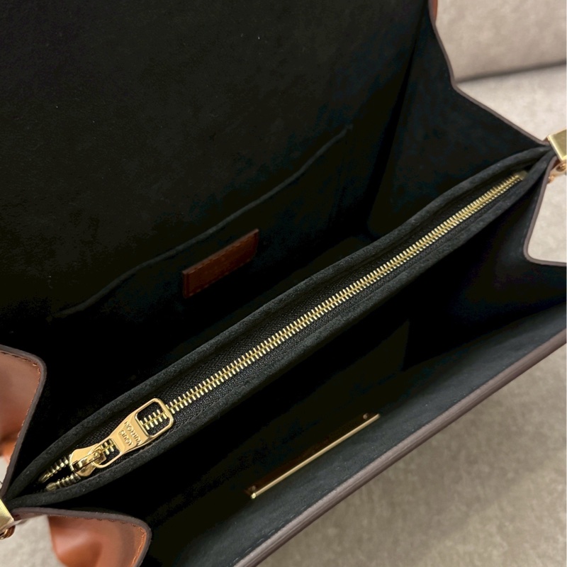 LV達芙妮側背/斜背-9