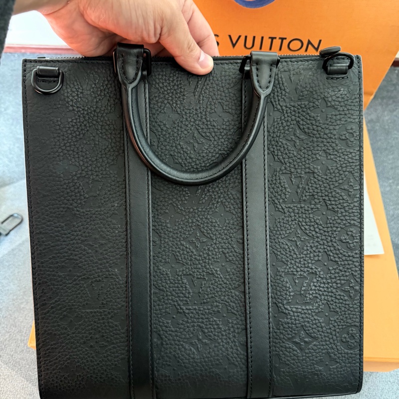 Lv黑色牛皮壓紋手提公事包/斜背/肩背包 （M59960）芯片款-2