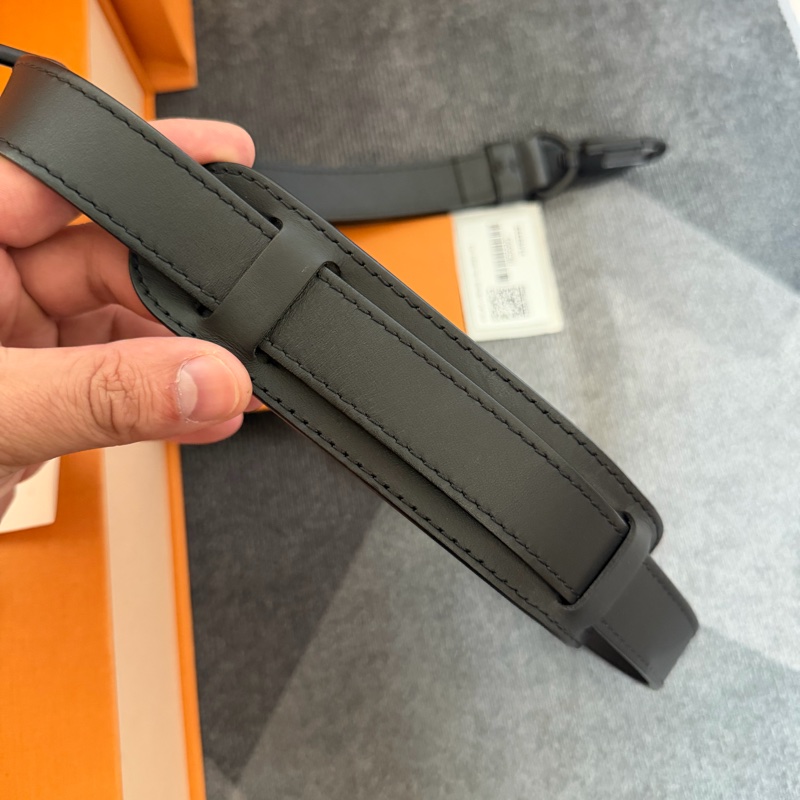 Lv黑色牛皮壓紋手提公事包/斜背/肩背包 （M59960）芯片款-16