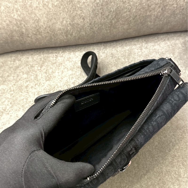 DIOR黑色老花郵差包-8