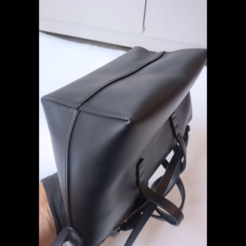 Fendi 黃眼黑皮小怪獸兩用包-10
