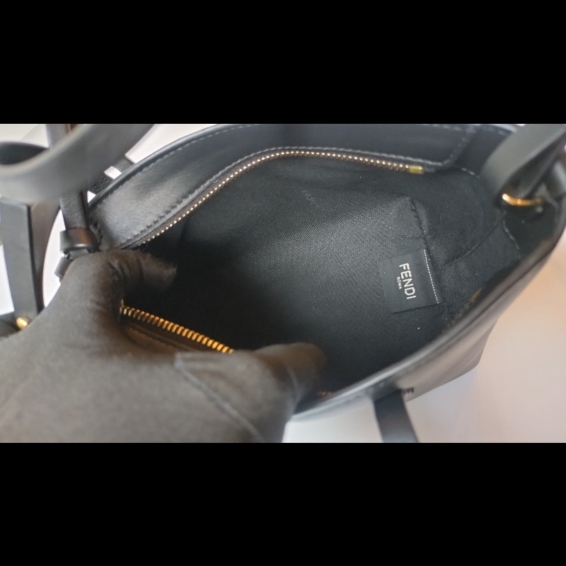 Fendi 黃眼黑皮小怪獸兩用包-12