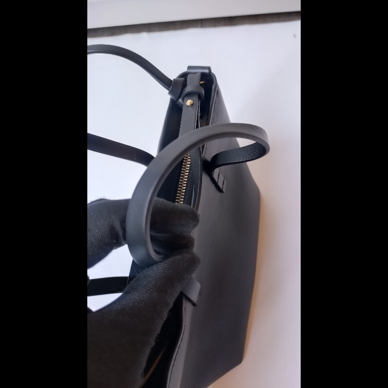 Fendi 黃眼黑皮小怪獸兩用包-16