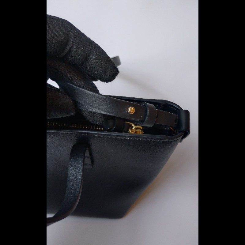 Fendi 黃眼黑皮小怪獸兩用包-17