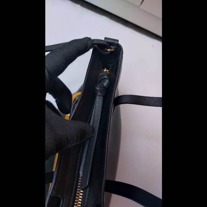 Fendi 黃眼黑皮小怪獸兩用包-22