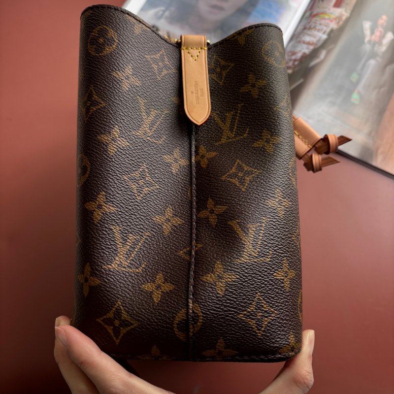 Néonoé BB ::LOUIS VUITTON:: LV M46581 經典花紋手提兩用水桶包-3