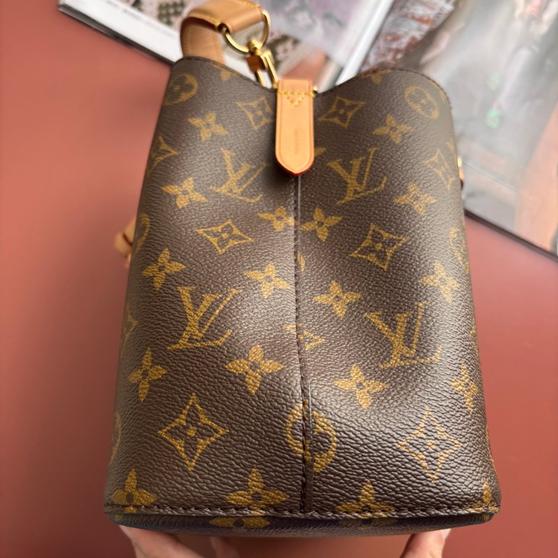 Néonoé BB ::LOUIS VUITTON:: LV M46581 經典花紋手提兩用水桶包-4