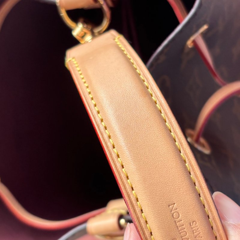 Néonoé BB ::LOUIS VUITTON:: LV M46581 經典花紋手提兩用水桶包-10