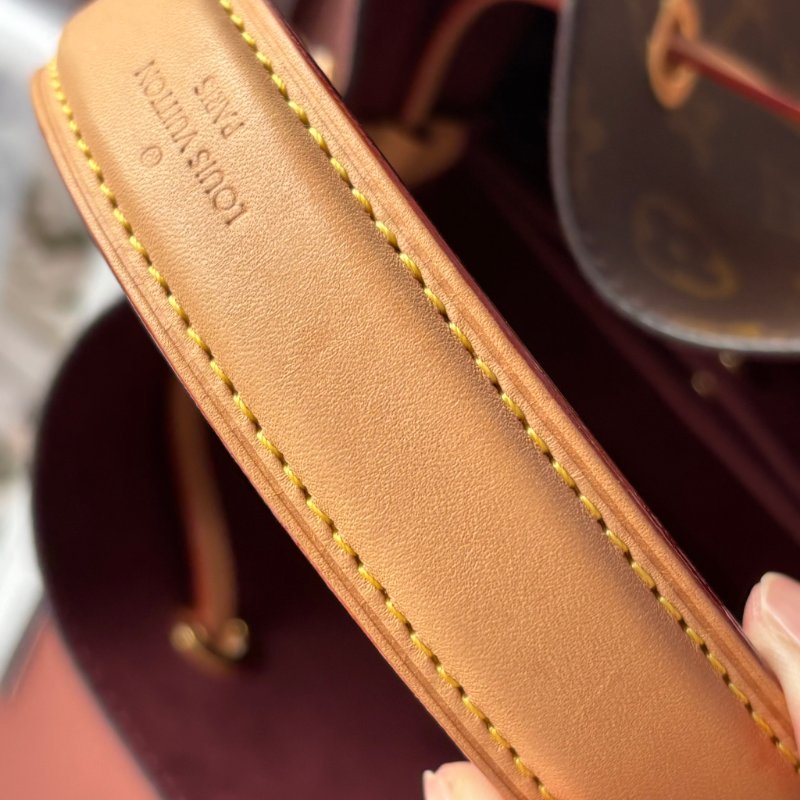 Néonoé BB ::LOUIS VUITTON:: LV M46581 經典花紋手提兩用水桶包-12
