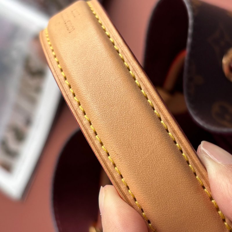 Néonoé BB ::LOUIS VUITTON:: LV M46581 經典花紋手提兩用水桶包-13