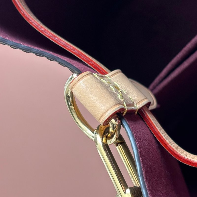 Néonoé BB ::LOUIS VUITTON:: LV M46581 經典花紋手提兩用水桶包-23