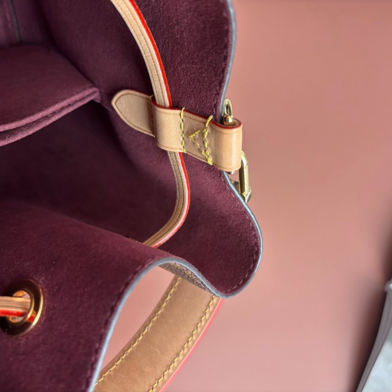 Néonoé BB ::LOUIS VUITTON:: LV M46581 經典花紋手提兩用水桶包-28