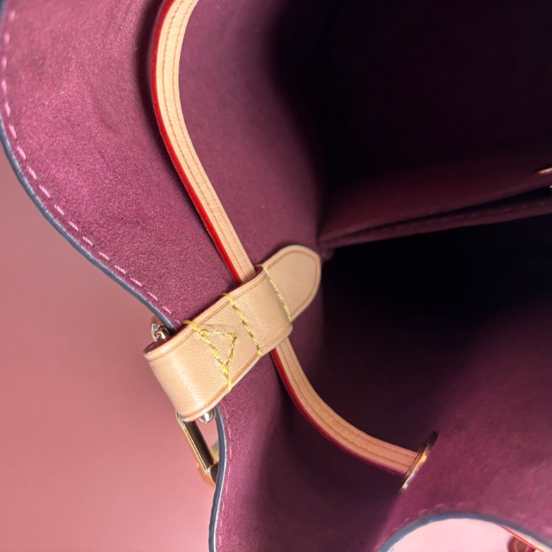 Néonoé BB ::LOUIS VUITTON:: LV M46581 經典花紋手提兩用水桶包-29