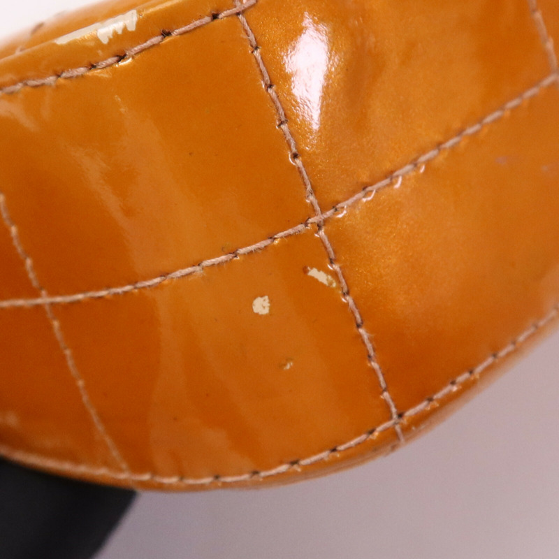 CHANEL 漆皮皮革Chain Shoulder銀扣肩背袋-12