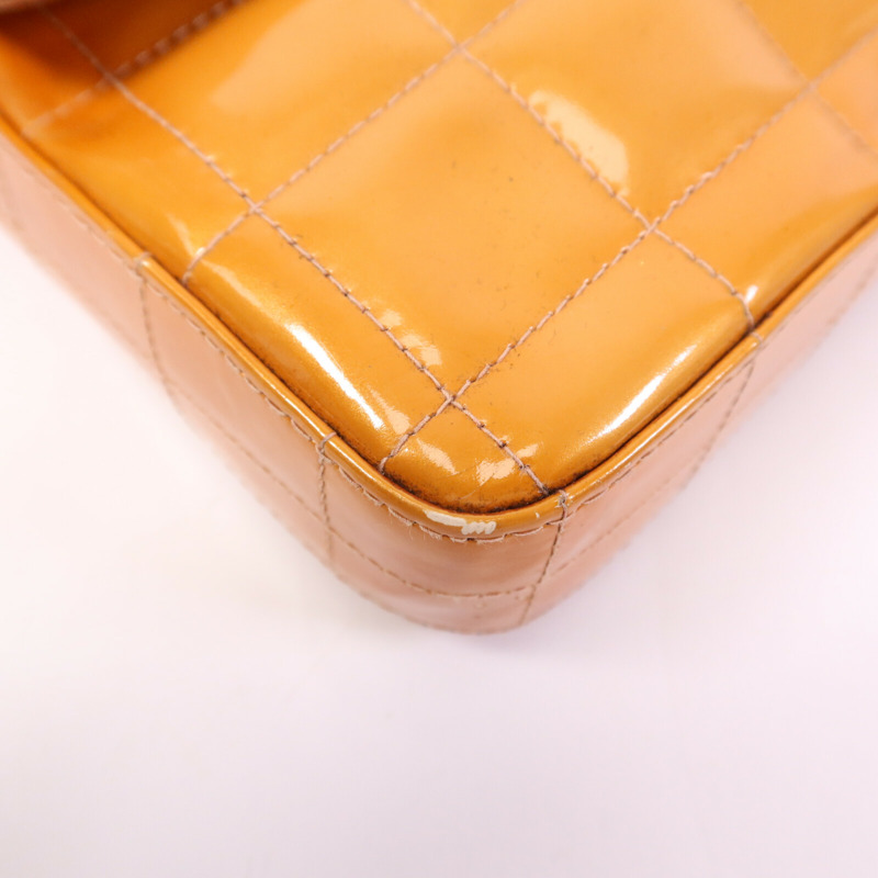 CHANEL 漆皮皮革Chain Shoulder銀扣肩背袋-15