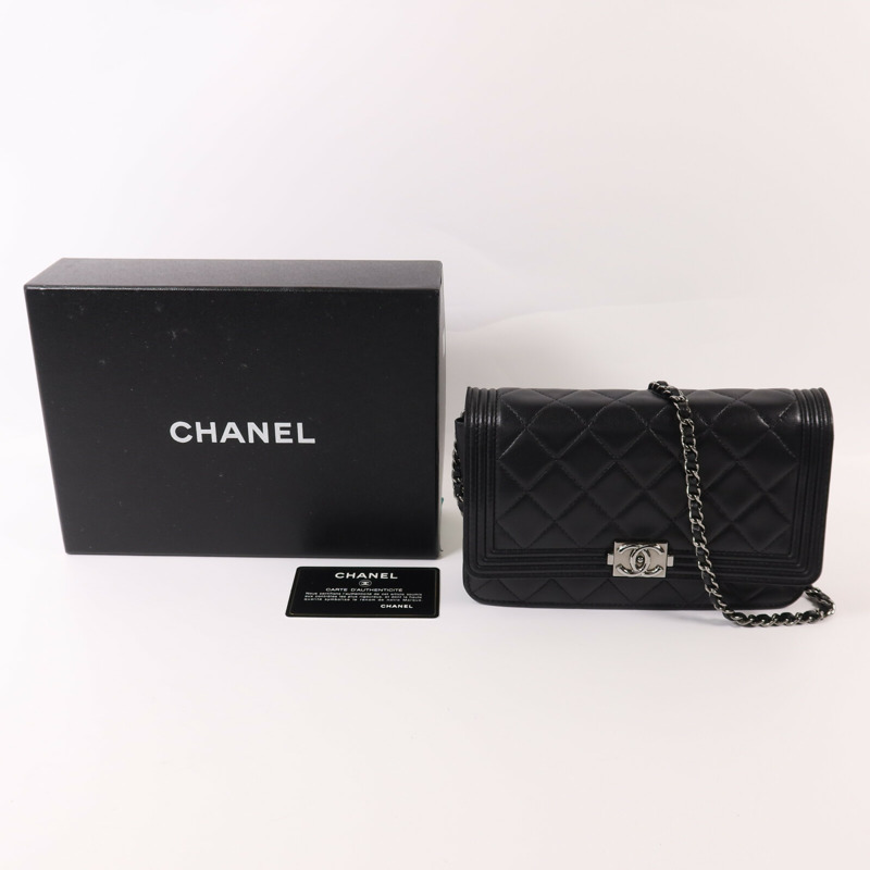 CHANEL 羊皮皮革Boy Wallet On Chain銀扣鏈帶肩背袋-10