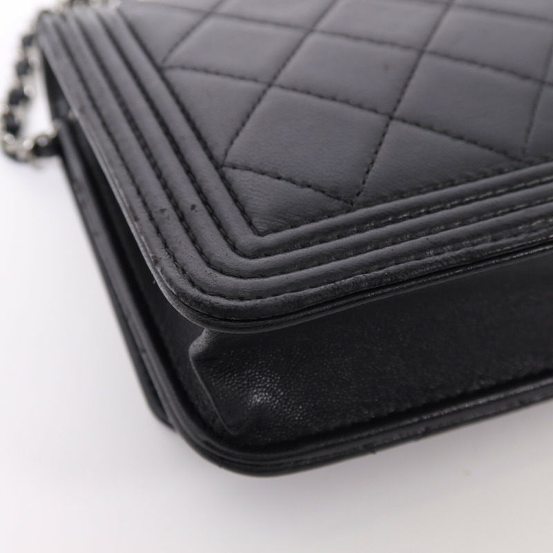 CHANEL 羊皮皮革Boy Wallet On Chain銀扣鏈帶肩背袋-13