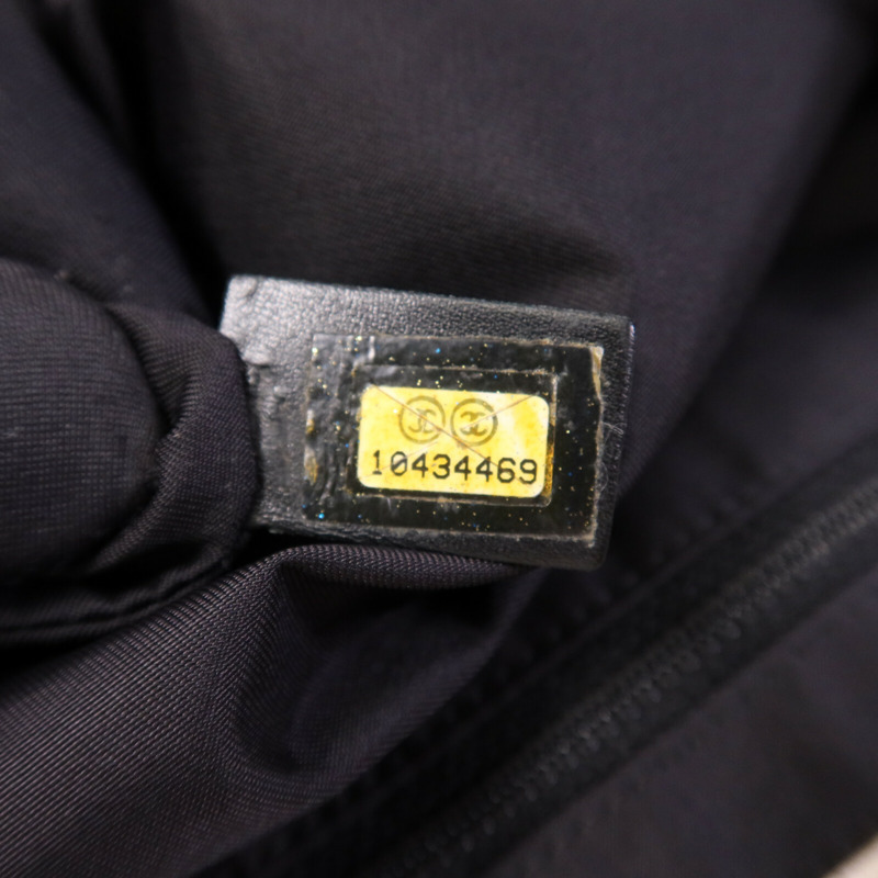CHANEL 尼龍New Travel Line銀扣手挽袋-7