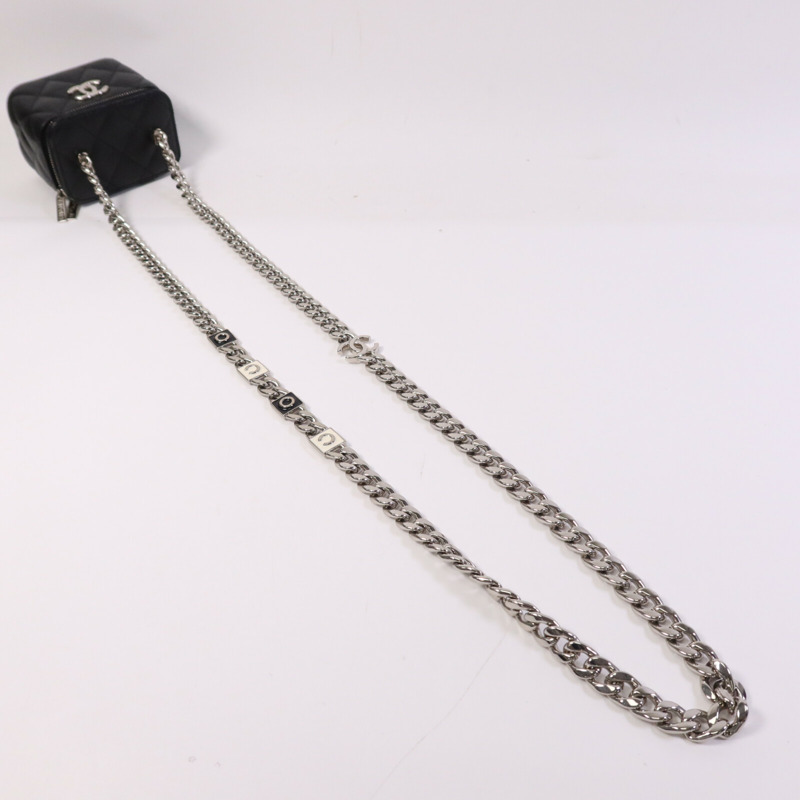 CHANEL 牛皮皮革Mini Vanity銀扣鏈帶肩背袋-9