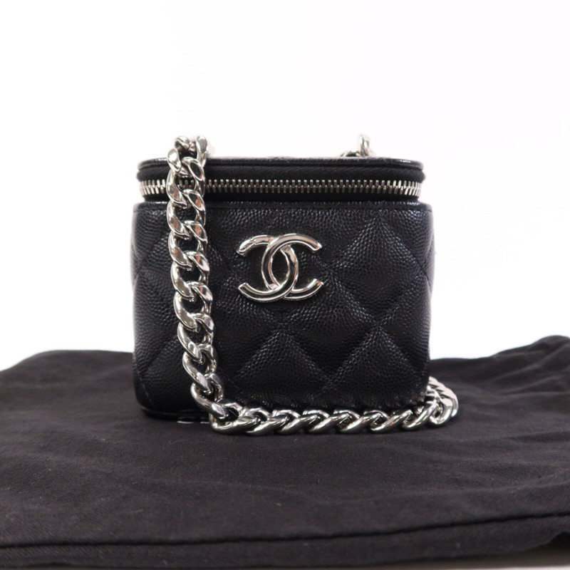 CHANEL 牛皮皮革Mini Vanity銀扣鏈帶肩背袋-10
