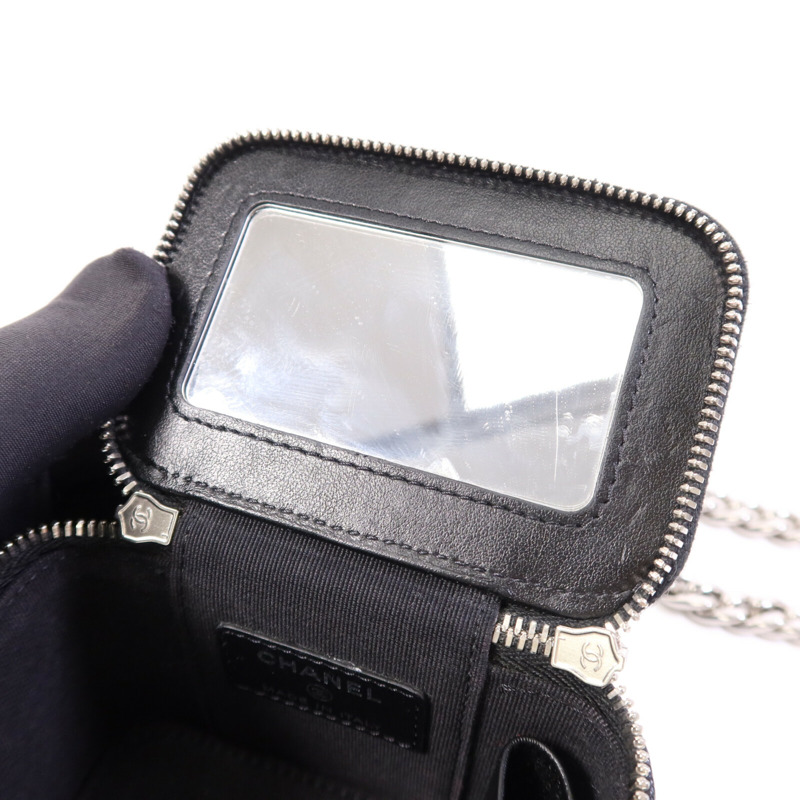 CHANEL 牛皮皮革Mini Vanity銀扣鏈帶肩背袋-16