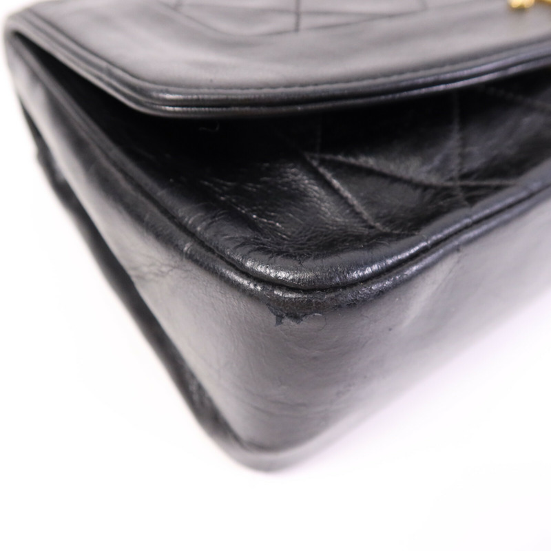 CHANEL 羊皮皮革Diana Bag金扣鏈帶肩背袋-11