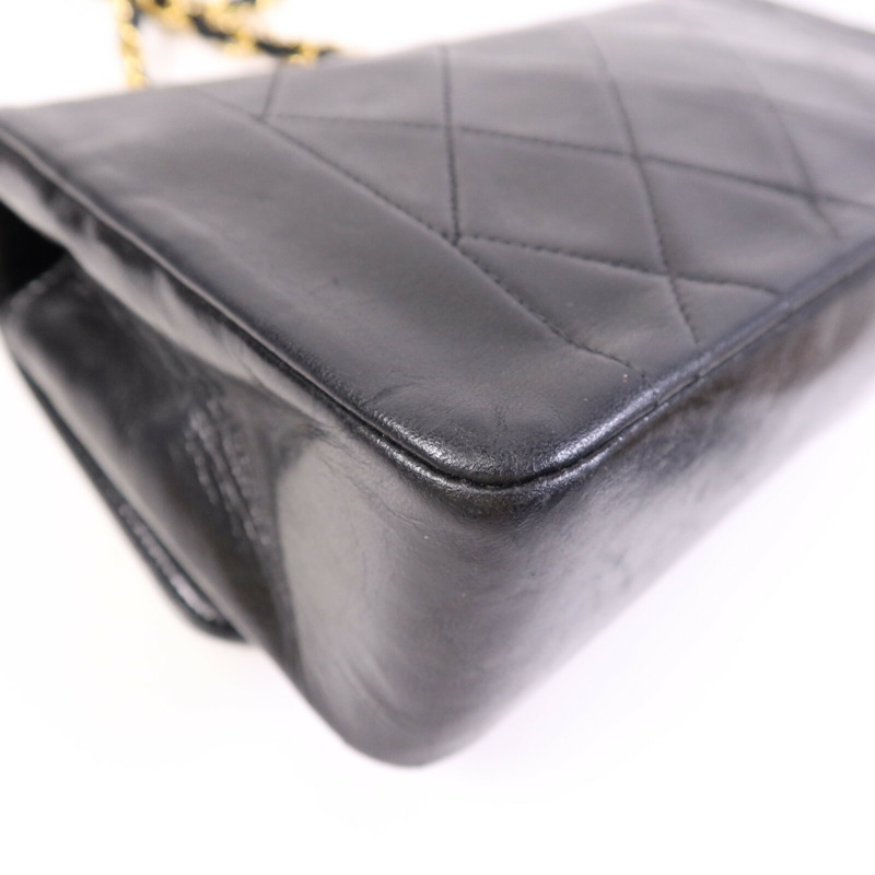 CHANEL 羊皮皮革Diana Bag金扣鏈帶肩背袋-13