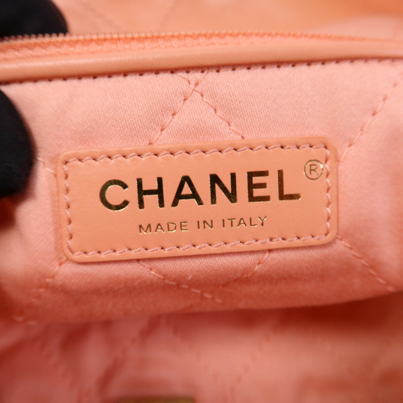 CHANEL 牛皮皮革22 Medium金扣鏈帶肩背袋-5