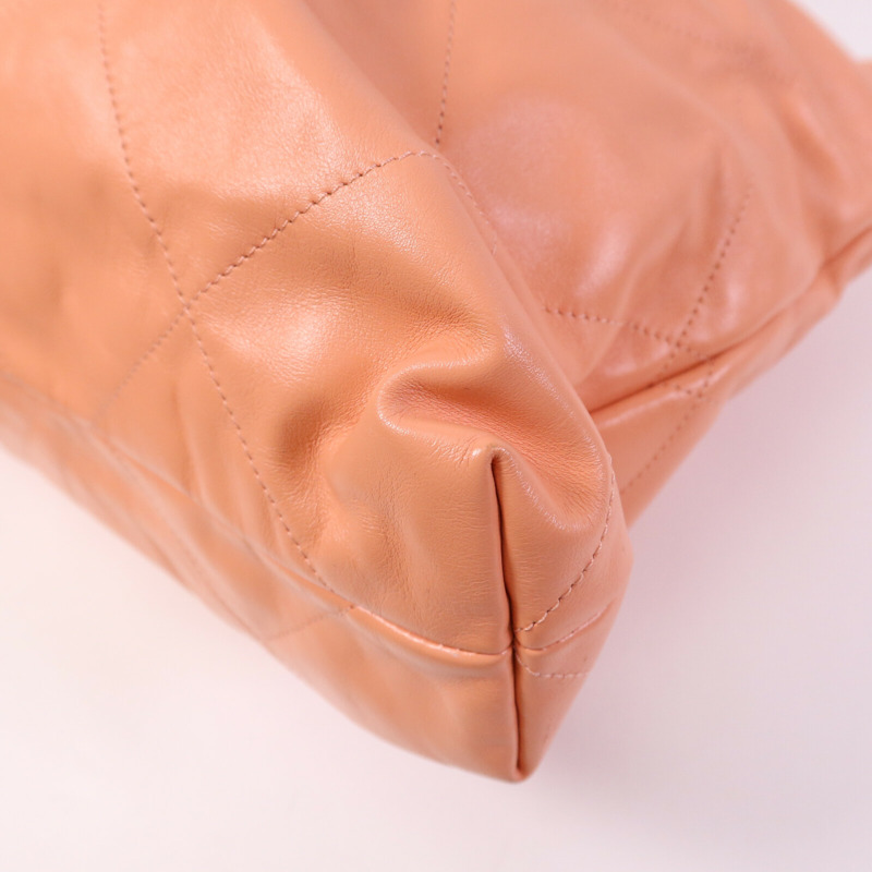 CHANEL 牛皮皮革22 Medium金扣鏈帶肩背袋-11