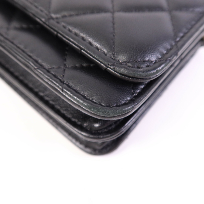 CHANEL 羊皮皮革Mini Wallet On Chain銀扣鏈帶肩背袋-10