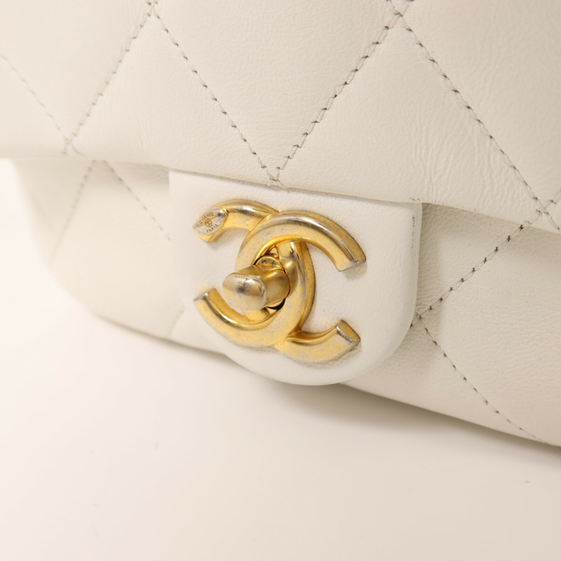 CHANEL 羊皮皮革In The Loop金扣鏈帶手挽肩背兩用袋-8