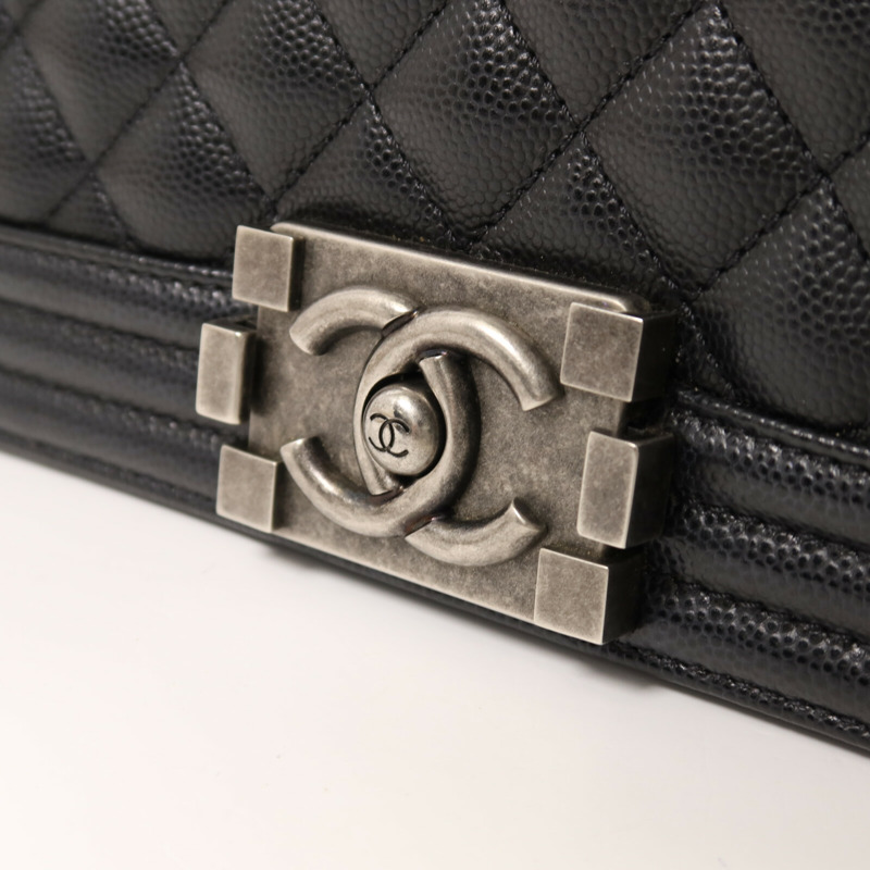 CHANEL 牛皮皮革Boy 25銀扣鏈帶肩背袋-9