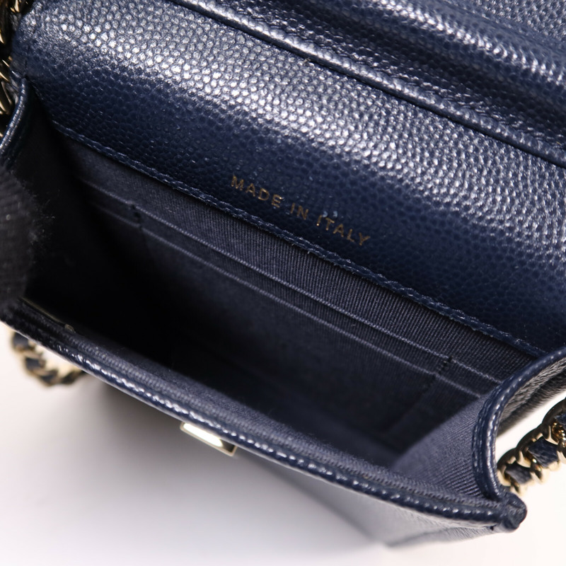 CHANEL 牛皮皮革CC Quilted Phone金扣鏈帶肩背袋-4