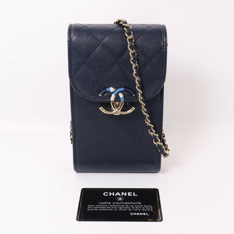CHANEL 牛皮皮革CC Quilted Phone金扣鏈帶肩背袋-10