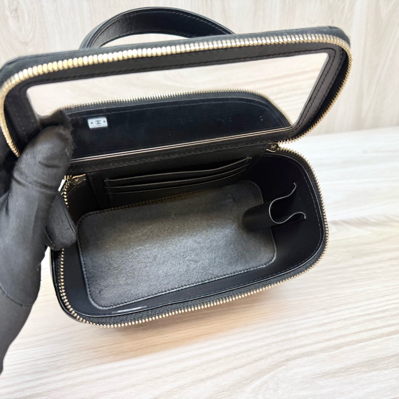 Chanel黑金羊皮菱格手提長盒子皮穿鍊斜背化妝箱AP2199-12