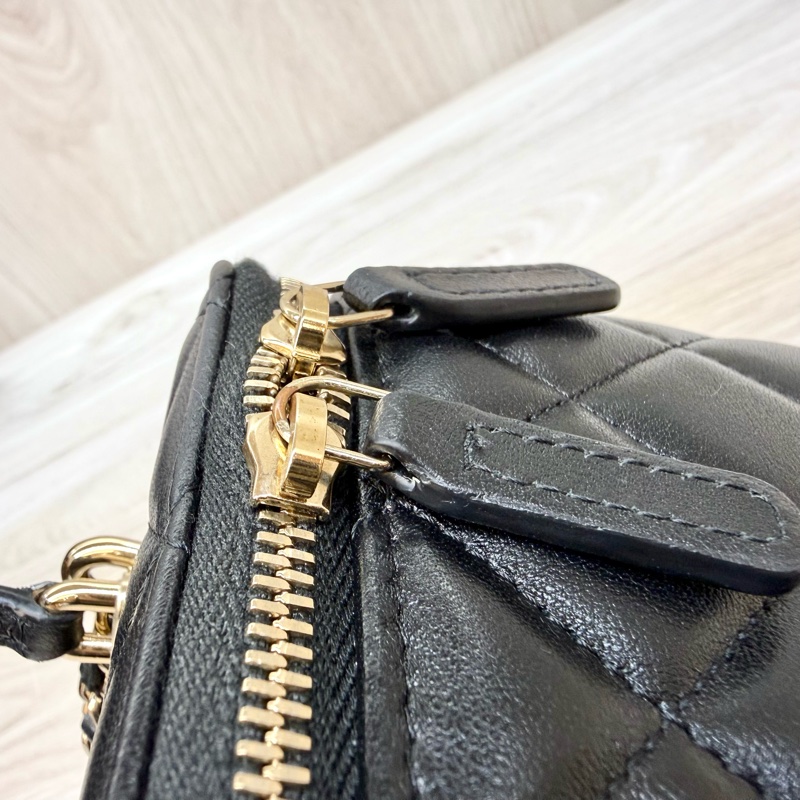 Chanel黑金羊皮菱格手提長盒子皮穿鍊斜背化妝箱AP2199-19
