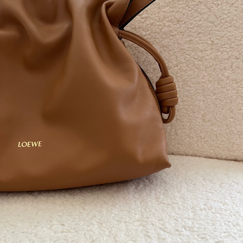Loewe 中型納帕小牛皮 Flamenco 手拿包｜焦糖色-7