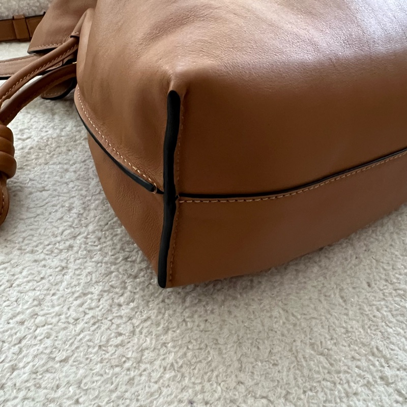 Loewe 中型納帕小牛皮 Flamenco 手拿包｜焦糖色-11