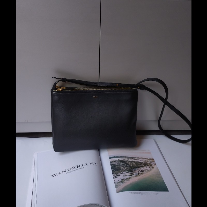 Celine 黑皮三層拉鍊斜背包-0