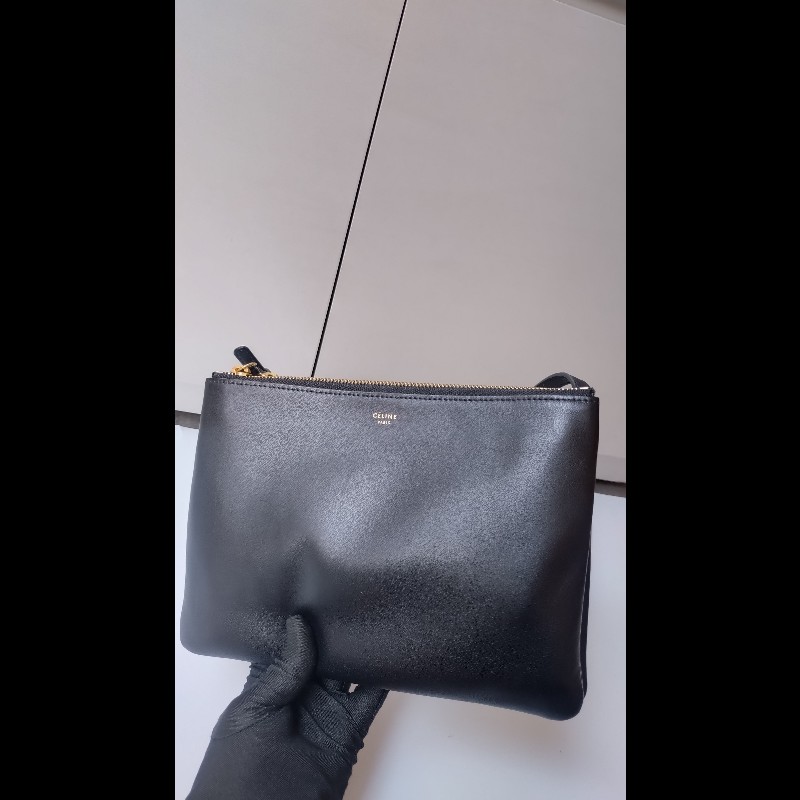 Celine 黑皮三層拉鍊斜背包-5