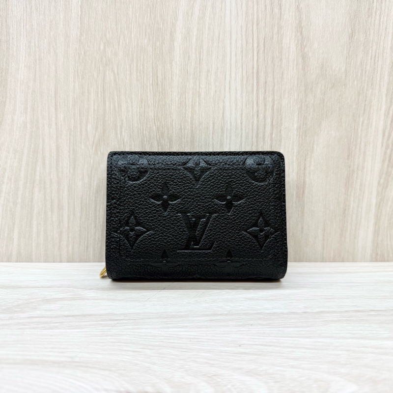 LV黑金牛皮壓紋Clea對釦式6卡ㄇ拉零錢短夾 M80151-1